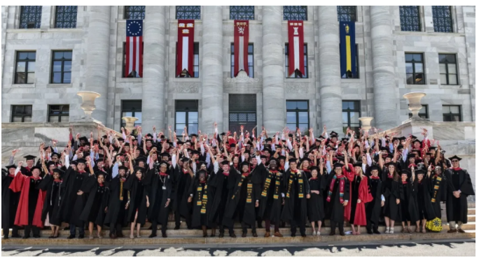 指望一场疫情压垮美国？快别一厢情愿了